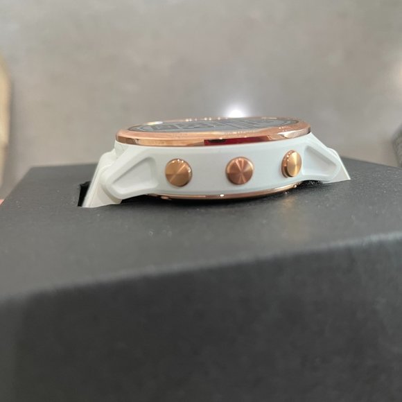 Garmin fenix 6S Pro - Rose gold with white band - Picture 8 of 8